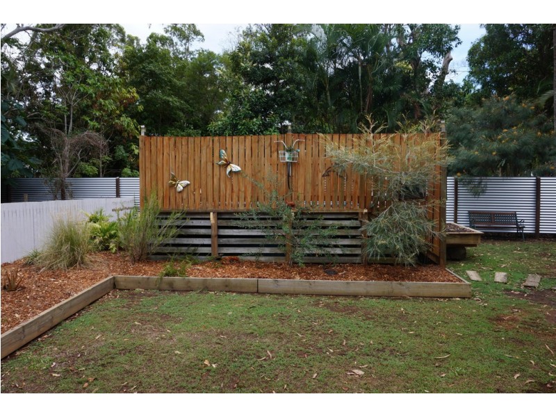 17 Pecan St, Macleay Island QLD 4184