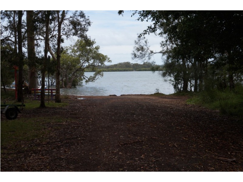 17 Pecan St, Macleay Island QLD 4184
