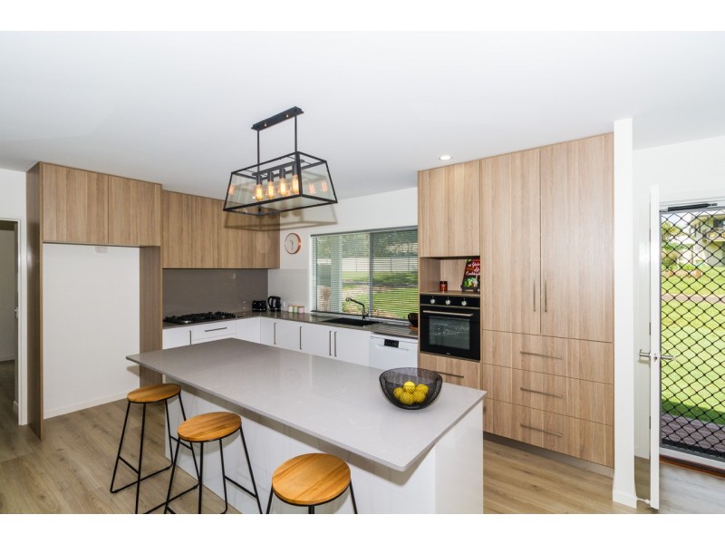 59 Western Rd, Macleay Island QLD 4184