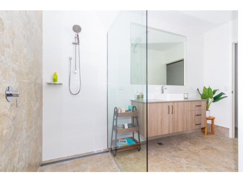 59 Western Rd, Macleay Island QLD 4184