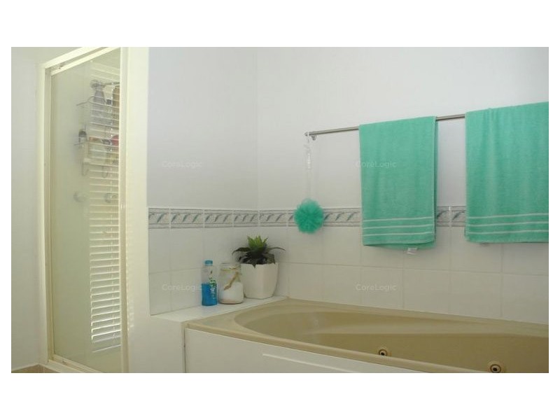 39 WESTERN ROAD, Macleay Island QLD 4184