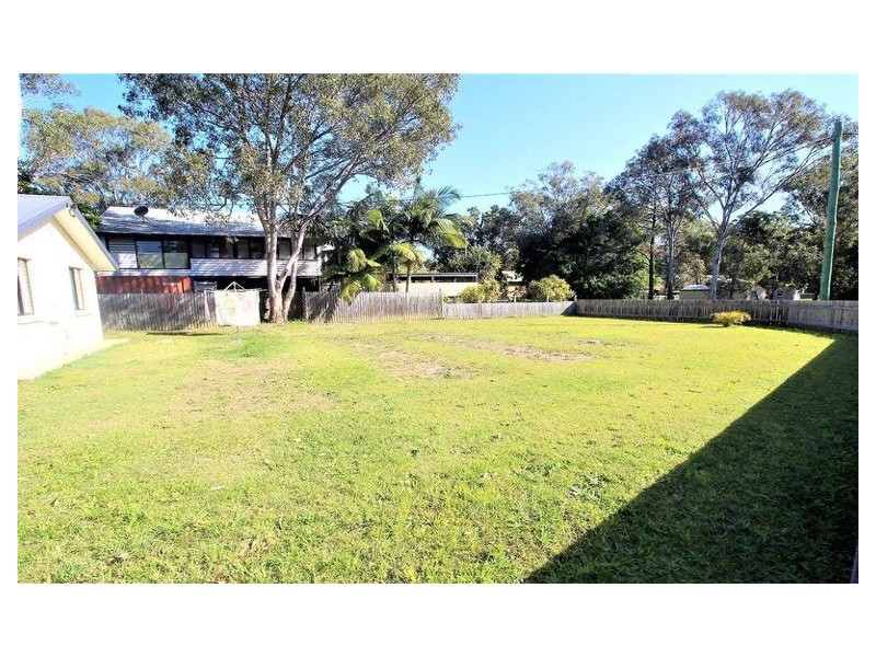 10 Pecan St, Macleay Island QLD 4184