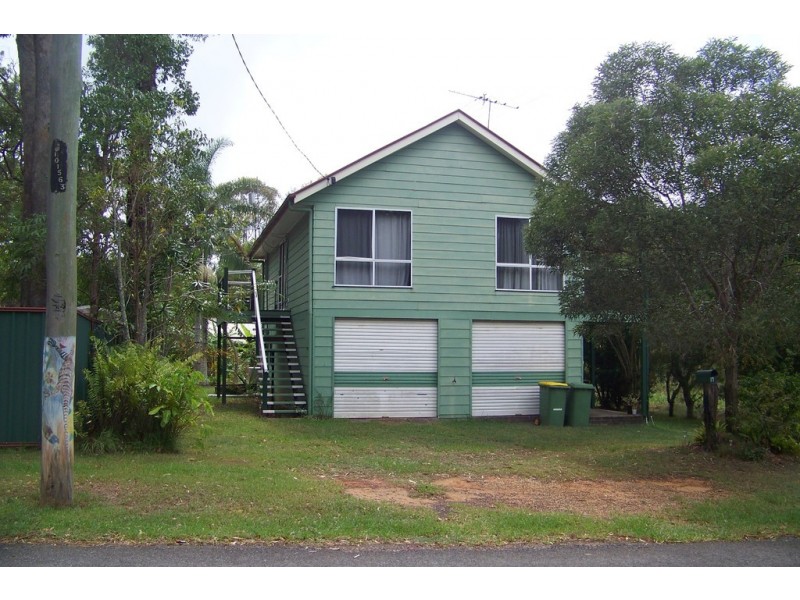 17 HALCYON STREET, Lamb Island QLD 4184