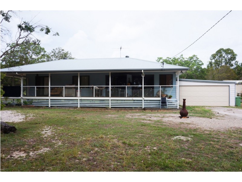 54 COAST ROAD, Macleay Island QLD 4184