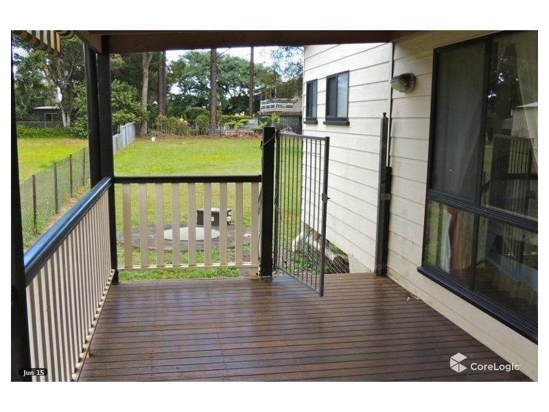 15 PINE ST, Lamb Island QLD 4184