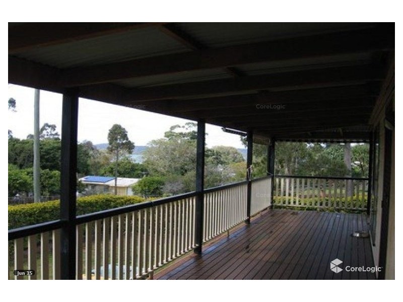15 PINE ST, Lamb Island QLD 4184