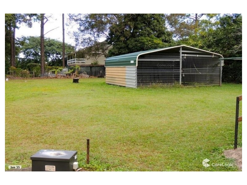 15 PINE ST, Lamb Island QLD 4184