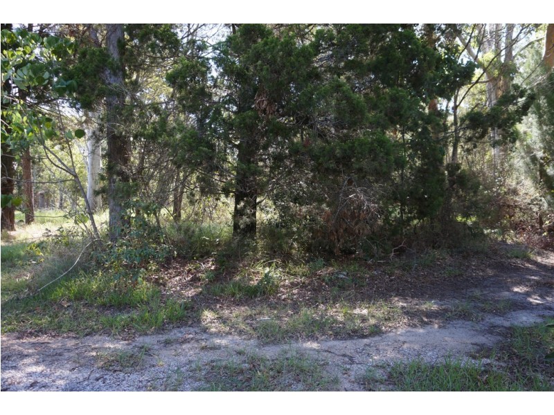 7 Alkira, Macleay Island QLD 4184