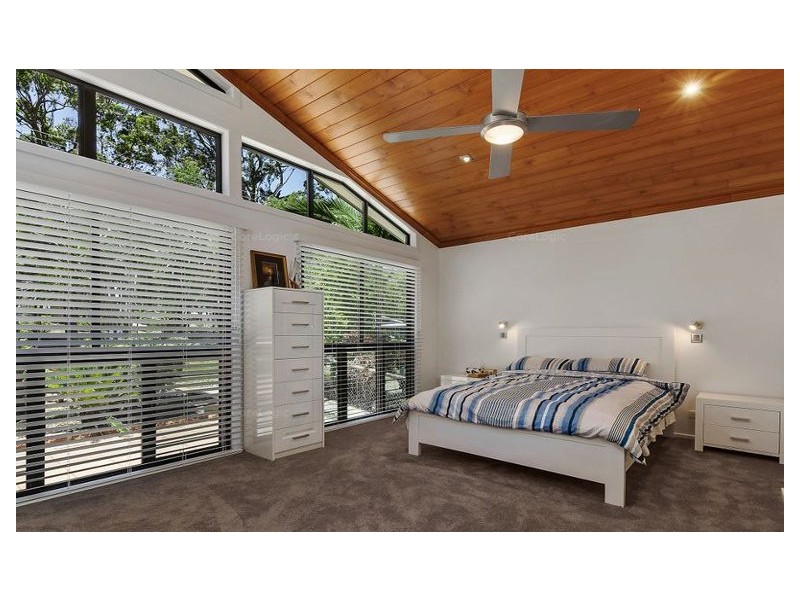 31 COONDOOROOPA DR, Macleay Island QLD 4184