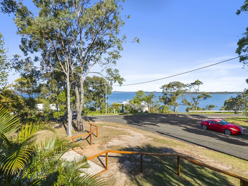 3 Beelong St, Macleay Island QLD 4184
