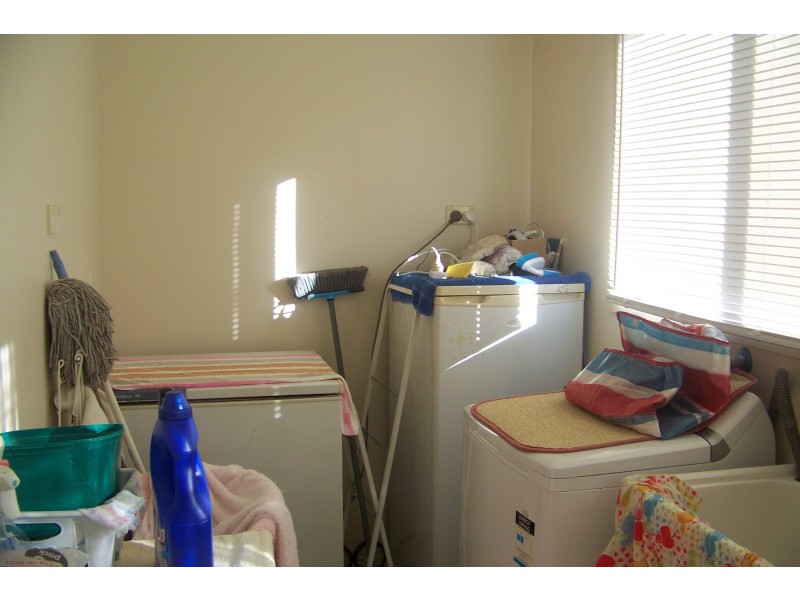 40 RESTHAVEN DRIVE, Lamb Island QLD 4184