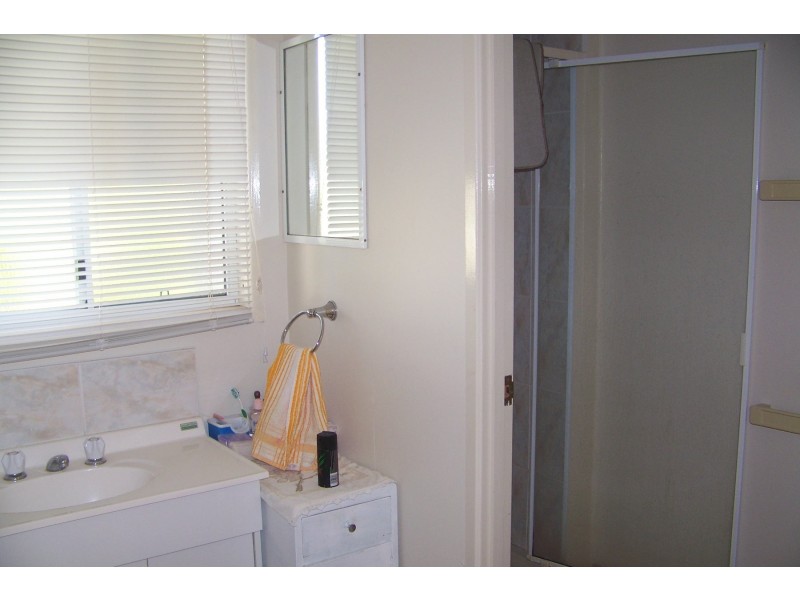 40 RESTHAVEN DRIVE, Lamb Island QLD 4184