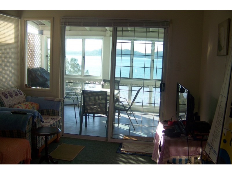 40 RESTHAVEN DRIVE, Lamb Island QLD 4184