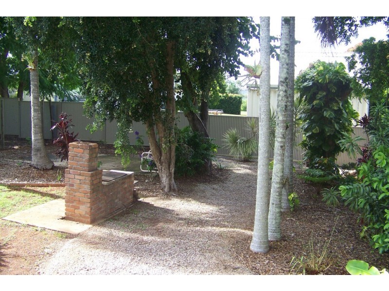 8 MICHAEL AVENUE, Lamb Island QLD 4184