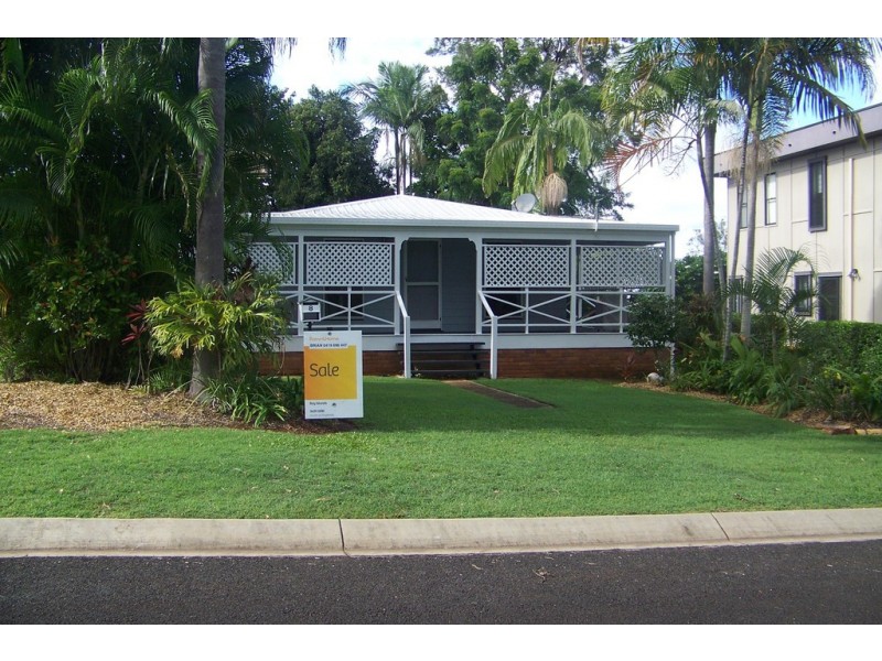 8 MICHAEL AVENUE, Lamb Island QLD 4184