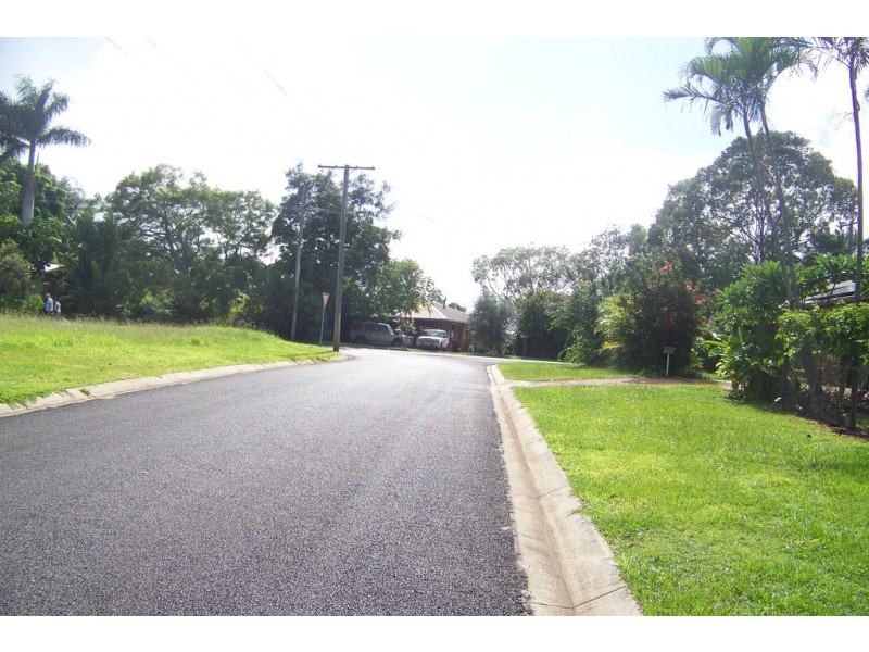 8 MICHAEL AVENUE, Lamb Island QLD 4184