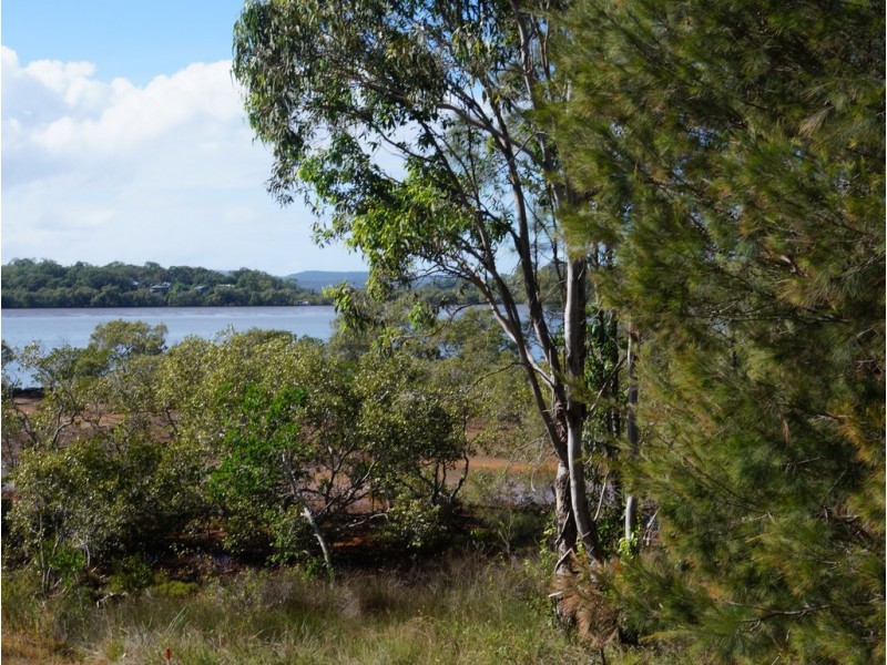 8 HILDA CRESCENT, Macleay Island QLD 4184