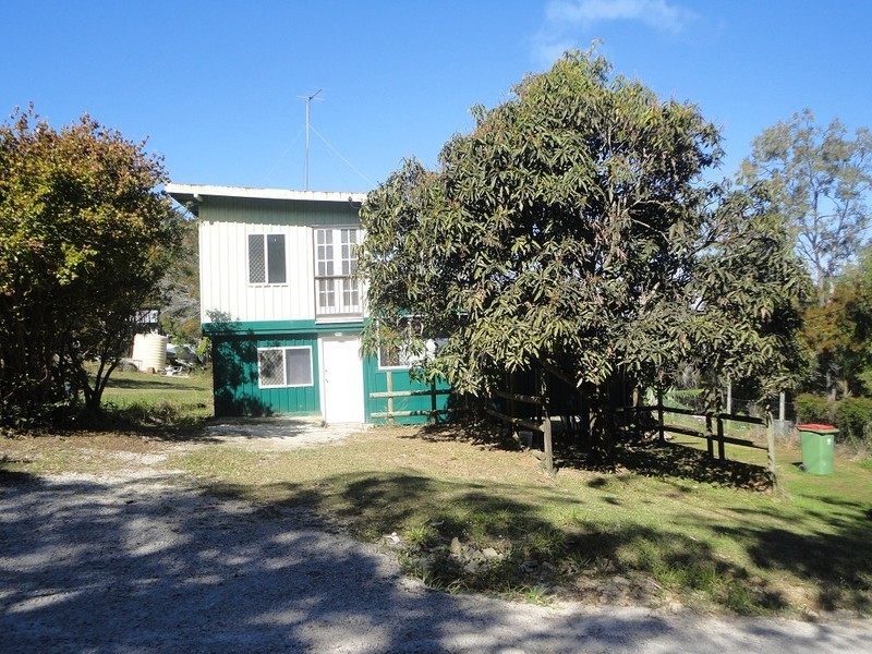 8 CLUAN, Macleay Island QLD 4184