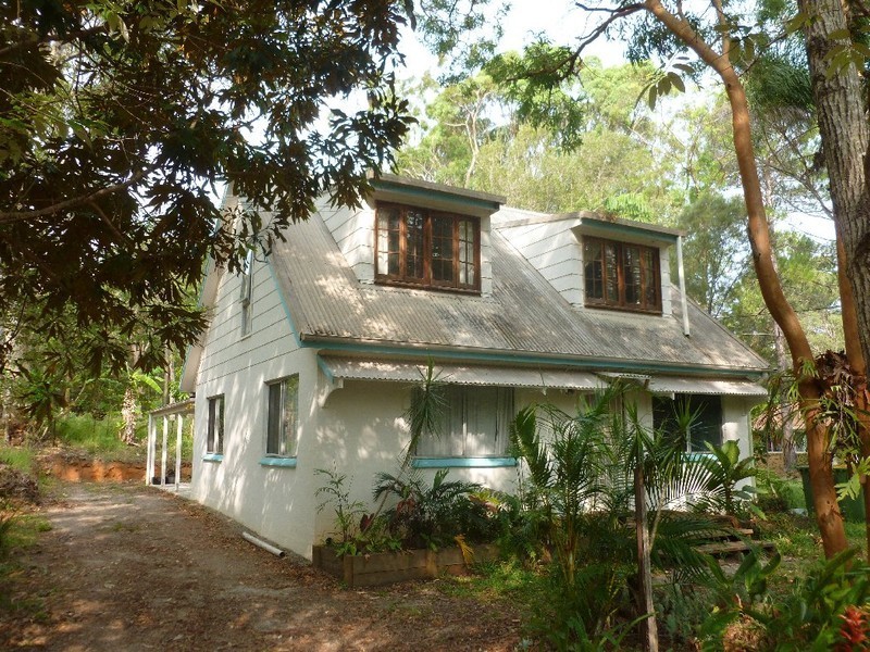48 Alexander St, Macleay Island QLD 4184