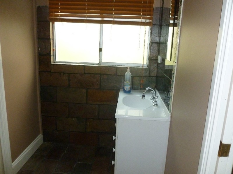 48 Alexander St, Macleay Island QLD 4184