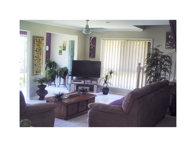 17  Koonwarra Pde, Macleay Island QLD 4184