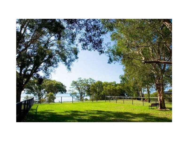9 Attunga St, Macleay Island QLD 4184