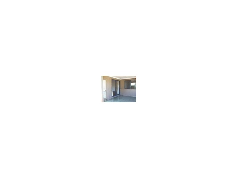 4 Emily Cres, Macleay Island QLD 4184