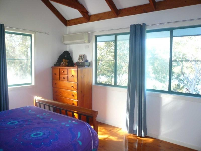 30 Deviot, Macleay Island QLD 4184