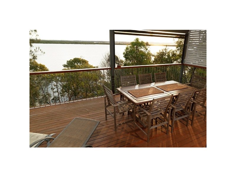 136 Western Rd – HOLIDAY LET, Macleay Island QLD 4184