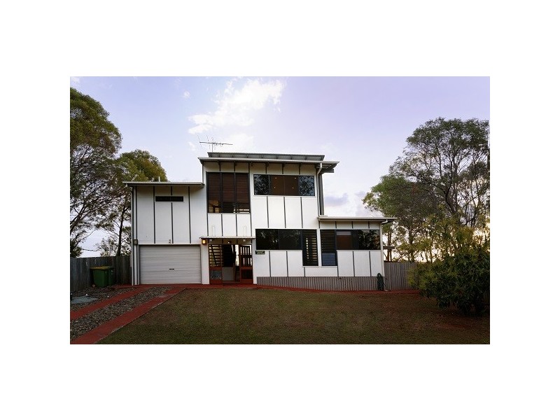 136 Western Rd – HOLIDAY LET, Macleay Island QLD 4184