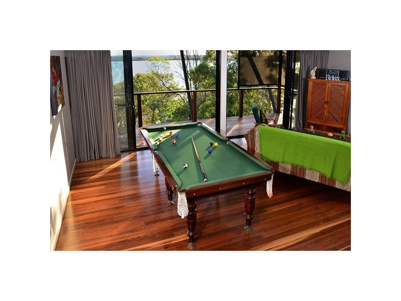 136 Western Rd – HOLIDAY LET, Macleay Island QLD 4184