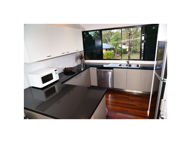 136 Western Rd – HOLIDAY LET, Macleay Island QLD 4184