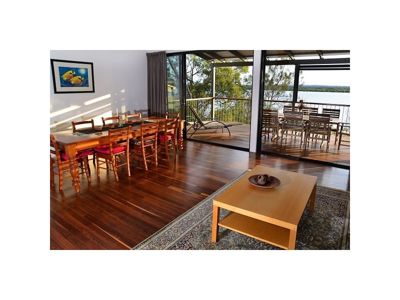 136 Western Rd – HOLIDAY LET, Macleay Island QLD 4184