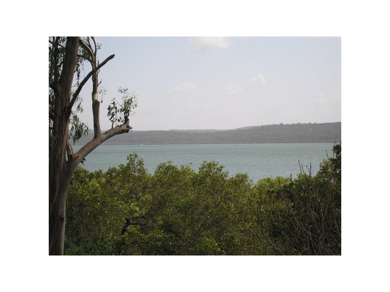 8 ATLANTIC ST, Lamb Island QLD 4184