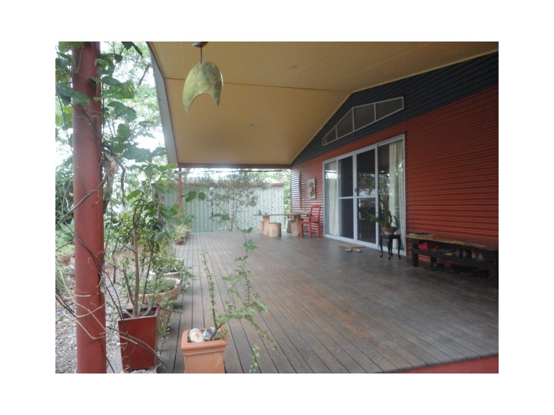10 UDARA ST, Macleay Island QLD 4184