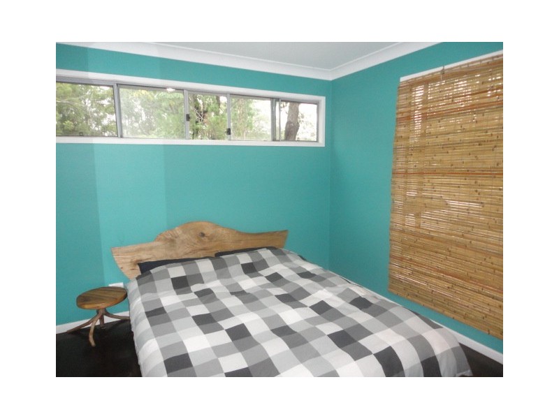 10 UDARA ST, Macleay Island QLD 4184