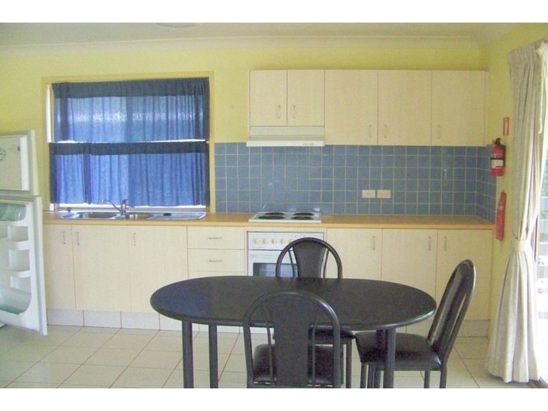 9 Lucas Dve, Lamb Island QLD 4184