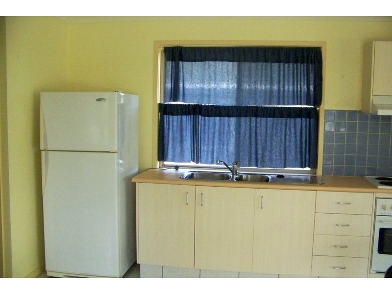 9 Lucas Dve, Lamb Island QLD 4184