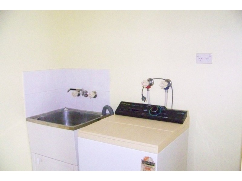 9 Lucas Dve, Lamb Island QLD 4184