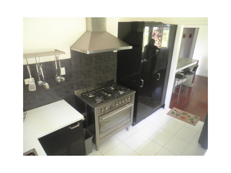 64 Charles Tce, Macleay Island QLD 4184