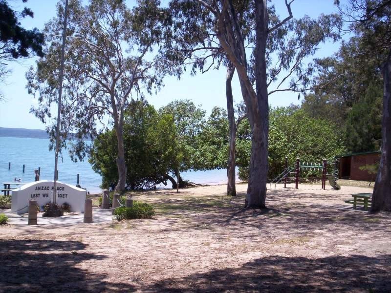 2 Aruma Street, Macleay Island QLD 4184