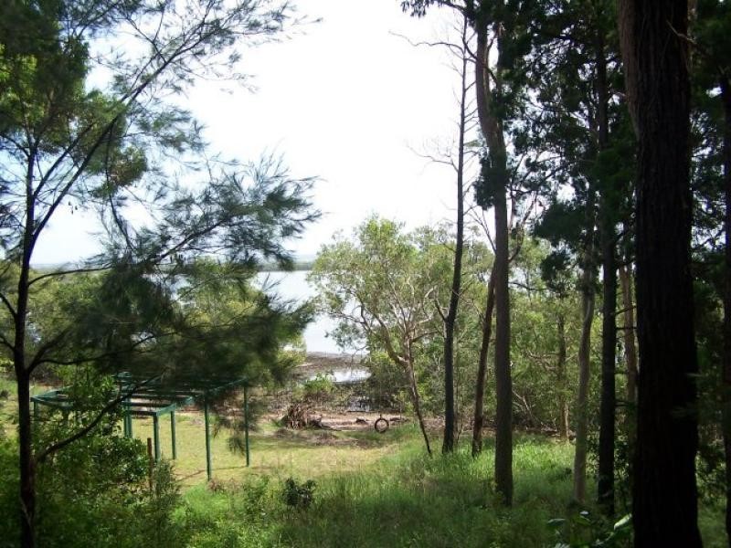 33 Coast Road, Macleay Island QLD 4184