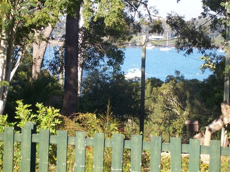 13 Michael Av, Lamb Island QLD 4184