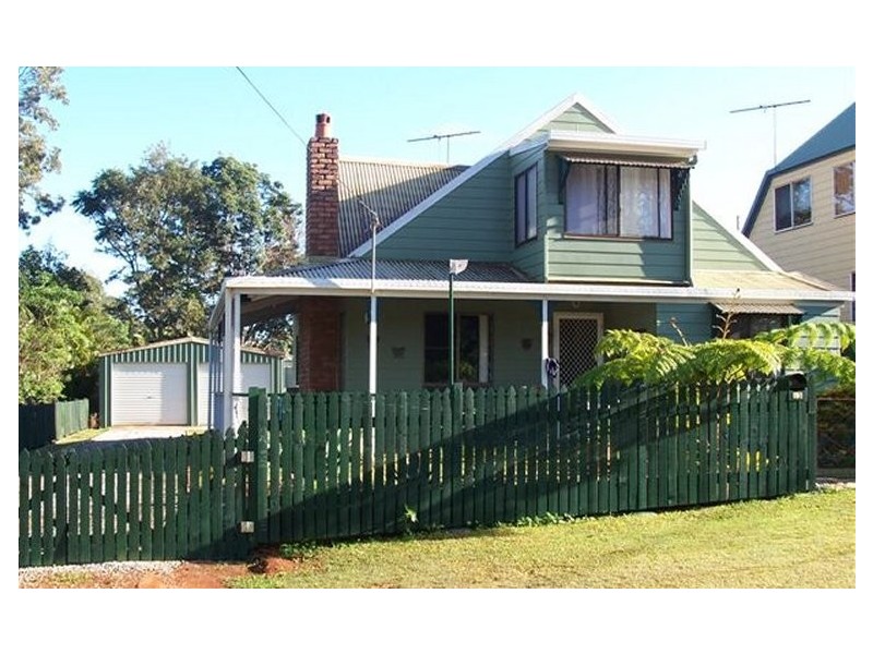 13 Michael Av, Lamb Island QLD 4184