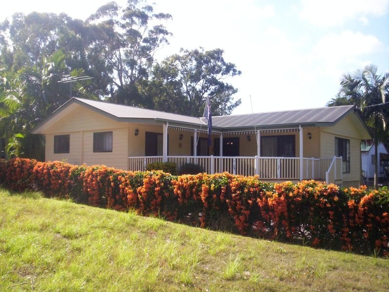 19 Benowa Street, Macleay Island QLD 4184