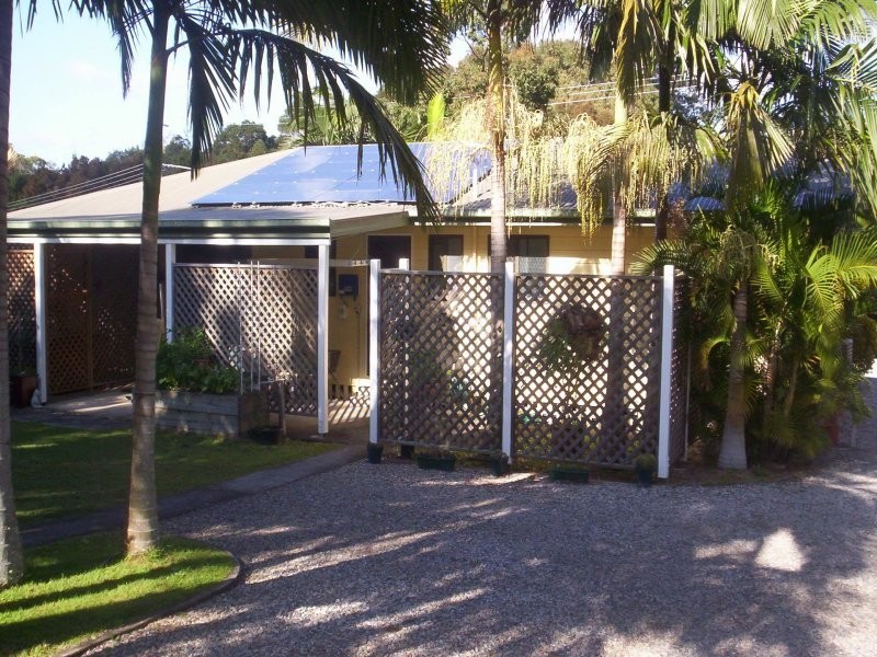 19 Benowa Street, Macleay Island QLD 4184