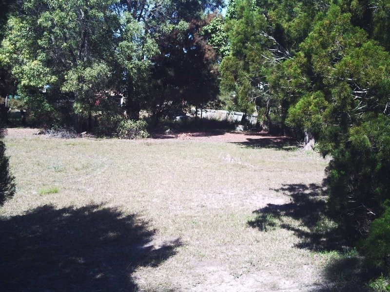 64 Francis St, Macleay Island QLD 4184