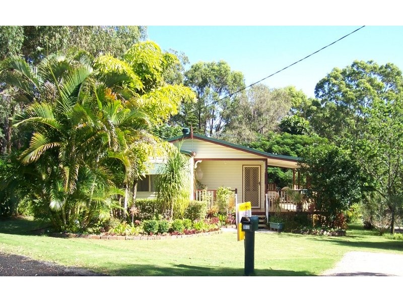 19 Alkira St, Macleay Island QLD 4184