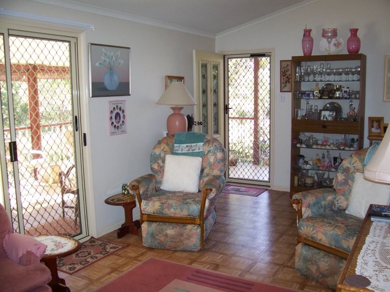 19 Alkira St, Macleay Island QLD 4184