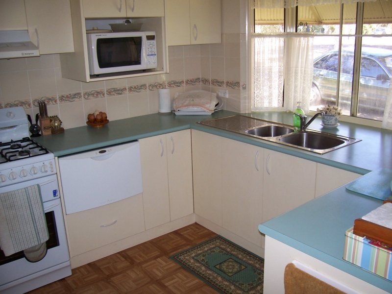 19 Alkira St, Macleay Island QLD 4184